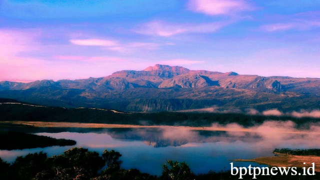 Danau Habema: Surga Alami di Tanah Papua