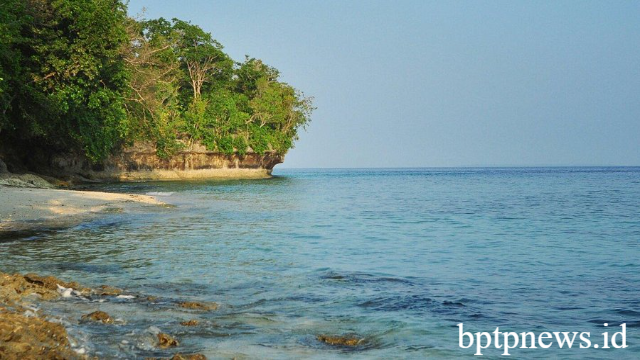 Pantai Bosnik: Permata Lautan di Timur Indonesia